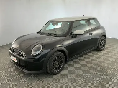 Usata Mini Cooper Classic 114 kW (156 CV) 2025 Nero Utilitaria