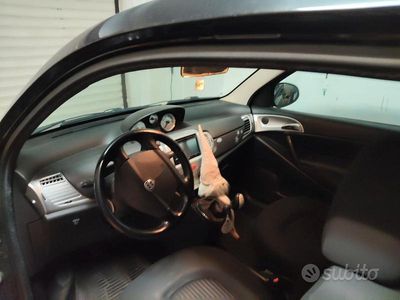 Begagnad Lancia Ypsilon 77 HK (56 kW) 2010 Svart Halvkombi