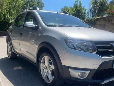 Begagnad Dacia Sandero Stepway 90 HK (66 kW) 2015 Grå SUV