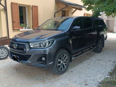 usata Toyota HiLux executive plus