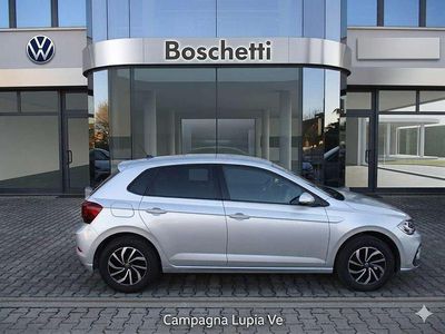 Usata VW Polo Comfortline 95 CV (69 kW) 2019 White silver metall. Utilitaria