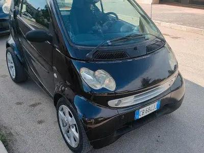 Usata Smart ForTwo Coupé 61 CV (44 kW) 2001 Nero Coupé