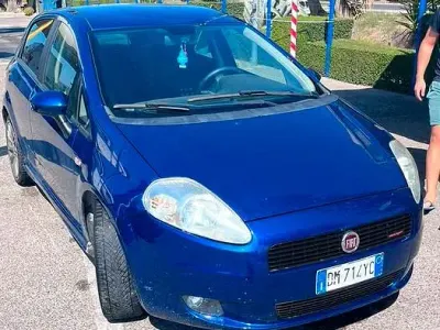 Usata Fiat Punto Sport 90 CV (66 kW) 2008 Bluazzurro Utilitaria