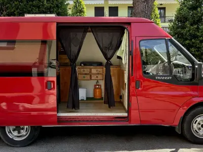 Usata Ford Tourneo 110 CV (80 kW) 2008 Rosso Monovolume