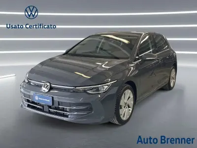 Usata VW Golf VIII Style 150 CV (110 kW) 2025 Dolphine grau Berlina