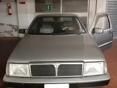 Usata Lancia Thema 120 CV (88 kW) 1987 Grigio Berlina