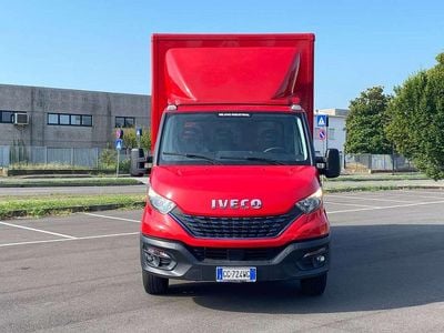 Usata Iveco Daily 136 CV (100 kW) 2021 Rosso Furgone