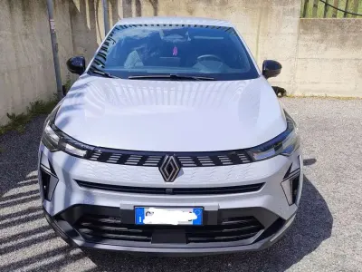 Usata Renault Symbioz Techno 145 CV (106 kW) 2025 Grigio SUV