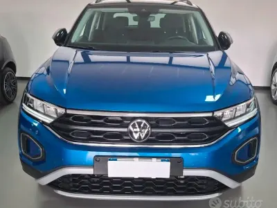 Usata VW T-Roc 110 CV (80 kW) 2023 Blu SUV