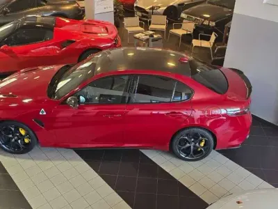 Usata Alfa Romeo Giulia Quadrifoglio 510 CV (375 kW) 2021 Rosso alfa 414 / tetto motivo Berlina