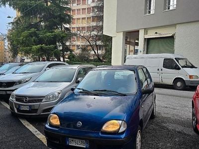 Usata Fiat 600 Club 54 CV (39 kW) 2000 Blu Berlina