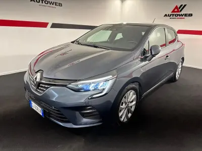 Usata Renault Clio V Intens 91 CV (66 kW) 2021 Grigio Berlina