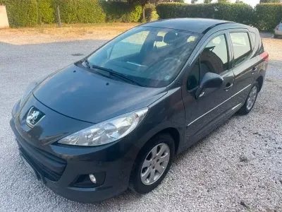 Usata Peugeot 207 73 CV (53 kW) 2012 Grigio Station wagon