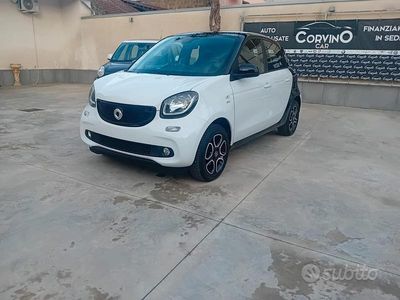 Usata Smart ForFour Prime 90 CV (66 kW) 2019 Bianco Utilitaria