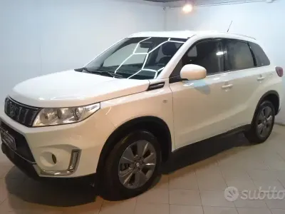 Usata Suzuki Vitara 112 CV (82 kW) 2019 Bianco SUV