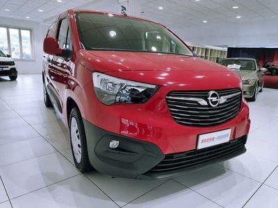 Usata Opel Combo Edition 130 CV (95 kW) 2019 Rosso