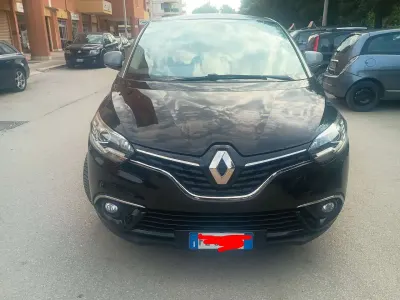 Usata Renault Scénic IV Intens 110 CV (80 kW) 2017 Other Monovolume