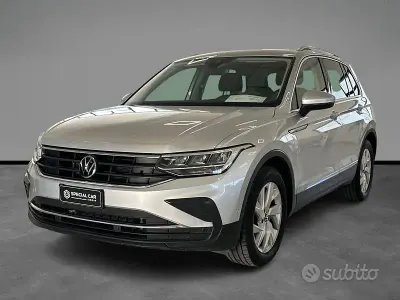 Begagnad VW Tiguan Elegance 150 HK (110 kW) 2022 Grå SUV