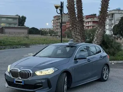 Usata BMW 116 M Sport 116 CV (85 kW) 2021 Grigio Utilitaria