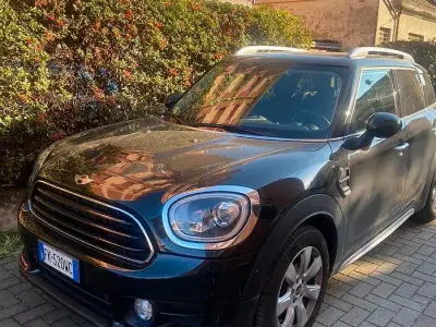 Usata Mini Cooper D Countryman Business 150 CV (110 kW) 2017 Nero SUV