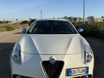 Usata Alfa Romeo Giulietta Exclusive 105 CV (77 kW) 2015 Utilitaria