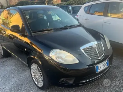 Usata Lancia Ypsilon 75 CV (55 kW) 2010 Nero Utilitaria