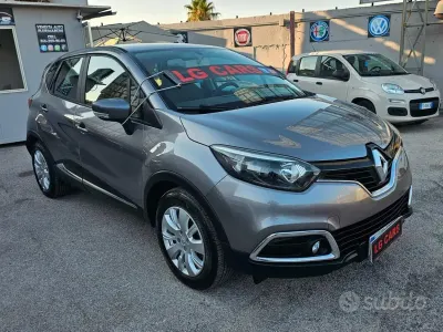 Usata Renault Captur 90 CV (66 kW) 2015 Grigio SUV