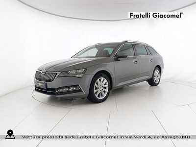Grigio graphite metallizzato Usata 2024 Skoda Superb Executive Station wagon | 27.900 €