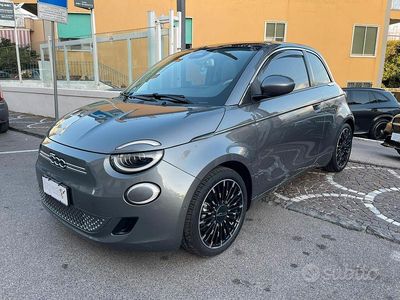 Second-hand Fiat 500e La Prima 86 kW (118 CP) 2023 Gri Berlinǎ