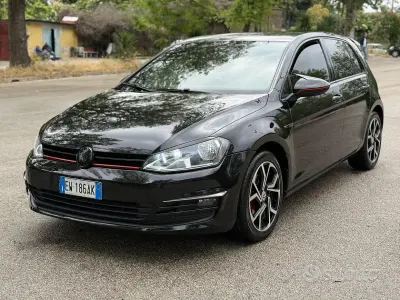 Second-hand VW Golf VII 105 CP (77 kW) 2014 Negru Berlinǎ