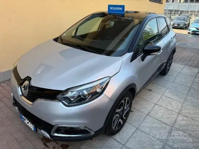 Usata Renault Captur Intens 90 CV (66 kW) 2016 Grigio SUV