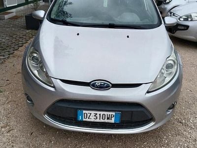 Usata Ford Fiesta Titanium 82 CV (60 kW) 2009 Grigio Berlina