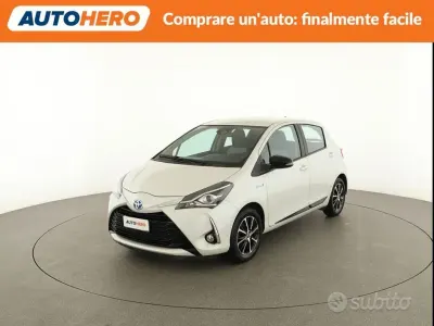 Usata Toyota Yaris Hybrid 73 CV (53 kW) 2018 Bianco Berlina