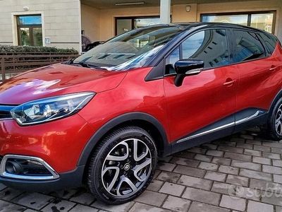 Usata Renault Captur Intens 90 CV (66 kW) 2016 Rosso SUV