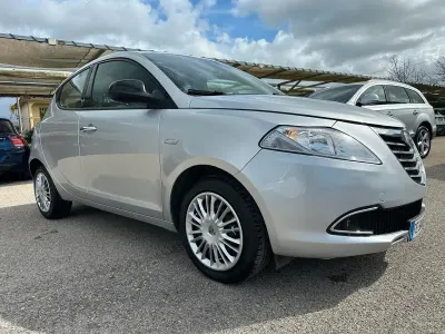Usata Lancia Ypsilon Gold 95 CV (69 kW) 2013 Grigio Utilitaria