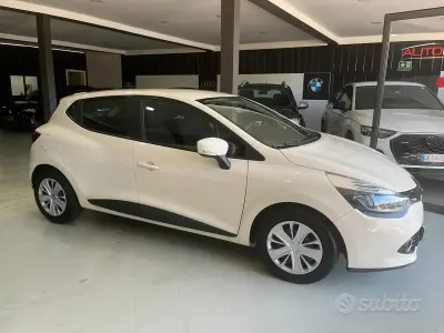 Usata Renault Clio IV Zen 75 CV (55 kW) 2016 Beige Berlina