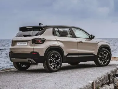 Nuova Jeep Avenger EV Summit 61 kW (84 CV) 2026 Argento SUV