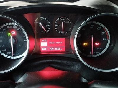 Usata Alfa Romeo Giulietta Quadrifoglio Verde 270 CV (198 kW) 2012 Bianco Utilitaria