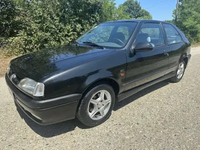 Usata Renault 19 LIMITED 113 CV (83 kW) 1995 Nero Coupé
