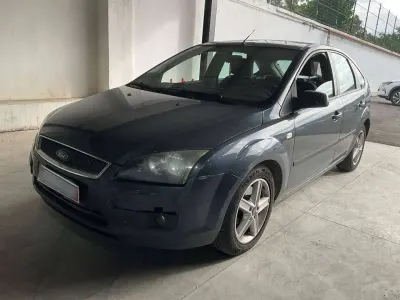 Usata Ford Focus 116 CV (85 kW) 2006 Grigio Berlina
