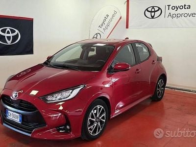 Usata Toyota Yaris Hybrid Trend 92 CV (67 kW) 2022 Rosso Berlina