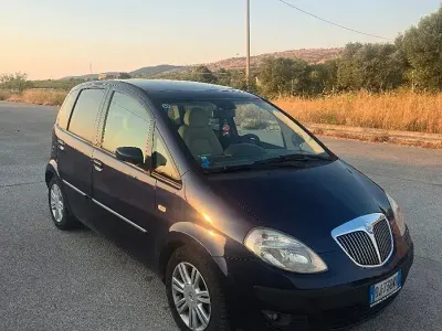 Usata Lancia Musa 101 CV (74 kW) 2007 Bluazzurro Monovolume