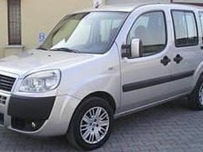 Usata Fiat Doblò Emotion 74 CV (54 kW) 2011 Grigio Monovolume