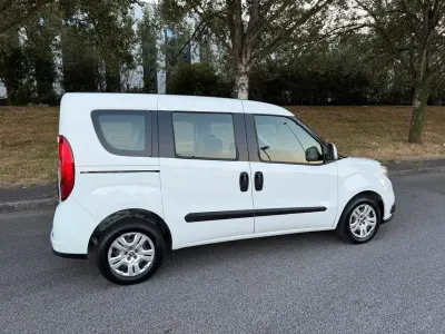 Usata Fiat Doblò 105 CV (77 kW) 2015 Bianco Monovolume