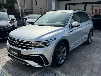 Usata VW Tiguan R-line 177 CV (130 kW) 2023 Argento SUV