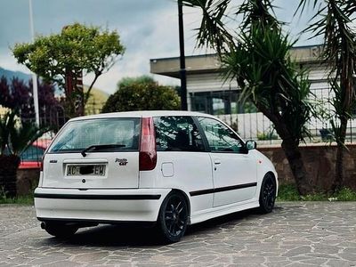 Usata Fiat Punto 133 CV (97 kW) 1994 Berlina