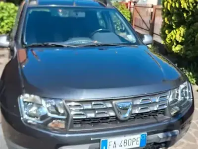 Usata Dacia Duster 109 CV (80 kW) 2015 Grigio SUV