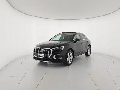Käytetty Audi Q3 Advanced 150 HP (110 kW) 2021 Musta Katumaasturi