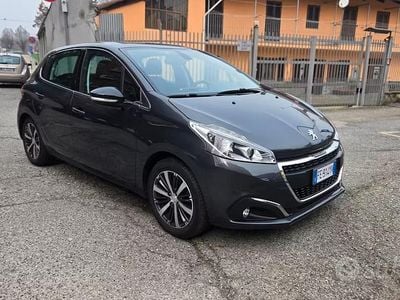 Usata Peugeot 208 Allure 82 CV (60 kW) 2016 Grigio Utilitaria