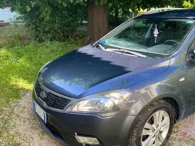 Usata Kia Ceed 115 CV (84 kW) 2011 Grigio Utilitaria